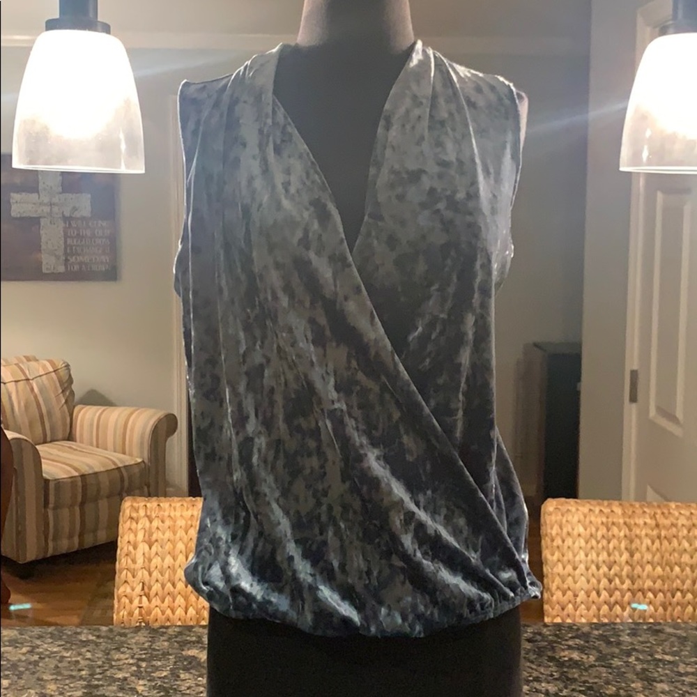 🤩 5/$25 Dressy Top